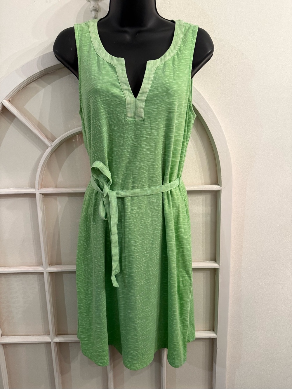 Tommy Bahama Mint Green Lightweight midi dress with tie. Size XS 100% Cotton